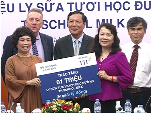 TH True Milk trao 1 triệu ly sữa tươi sạch cho học sinh nghèo