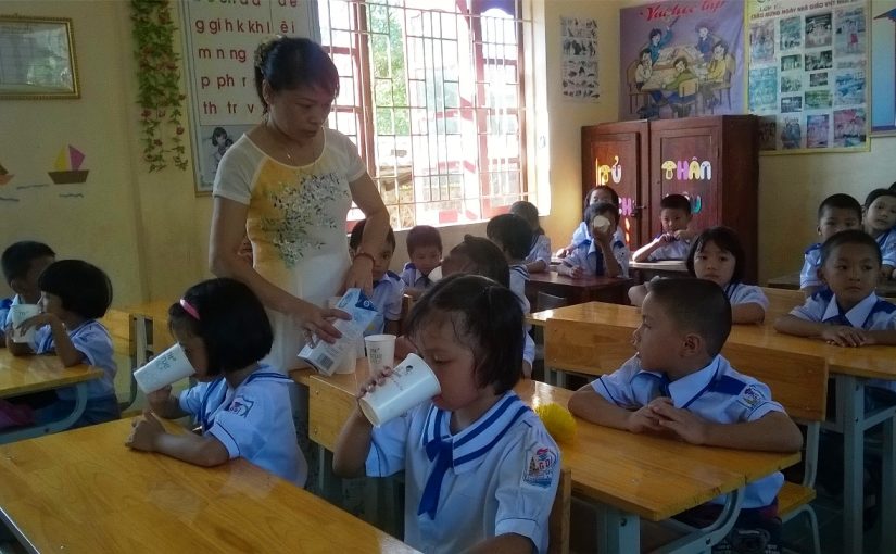 Tập đoàn TH tặng 400.000 ly Sữa tươi sạch học đường cho học sinh Nghệ An